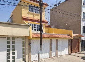 Casa de 4 habitaciones, Nezahualcóyotl · Casa en Bosques Aragón Nezahualcoyotl Estado de México