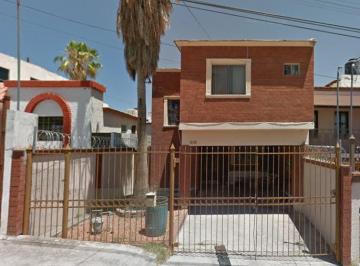 Departamento en Venta de 4 habitaciones Campestre-Lomas · Preciosa Casa en Remate en Las Vegas Campestre IV, Chihuahua, Chihuahua.