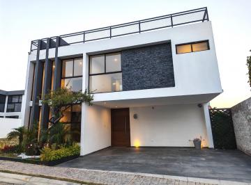 Casa · 411m² · 4 Recámaras · 2 Estacionamientos · Casa en Venta en Parque Mediterráneo, Lomas de Angelopolis