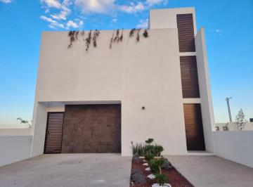 Casa de 4 habitaciones, El Marqués · Venta de Moderna y Elegante Casa en El Corazón de Zibatá.