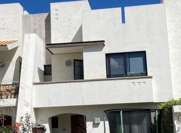 Casa · 172m² · 3 Recámaras · 2 Estacionamientos · Renta de Casa en Bosques del Pedregal León Gto