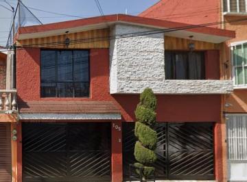 Casa de 5 habitaciones, Iztacalco · Bonita Casa en Una Exelente Ubicacion Cerca de Escuelas Parques y Hospitales