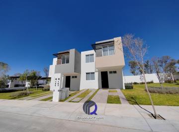 Casa · 126m² · 4 Recámaras · 2 Estacionamientos · Casa en Venta Zona Sur Santa Mónica