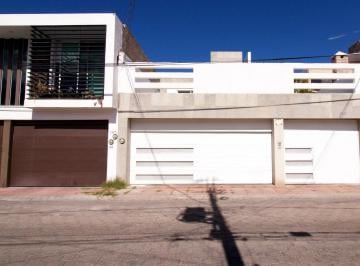 Casa · 320m² · 3 Recámaras · 3 Estacionamientos · Casa en Renta/venta en Jardines de La Concepción, Al Norte de Aguascalientes