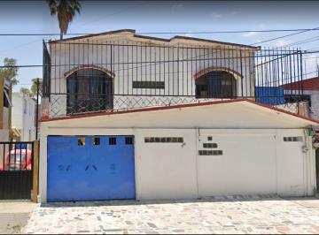 Casa , Tlalnepantla de Baz · Bonita Casa en Una Exelente Ubicacion Cerca de Escuelas Parques y Hospitales