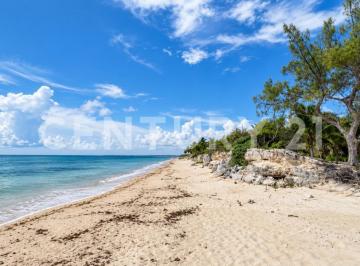Terreno / Lote · 400m² · Terreno en Venta en Isla Blanca: 1 Hectárea con 100 m Frente Al Mar