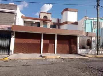 Casa de 3 habitaciones, Puebla · Casa en Venta Ubicada en Colonia Villas Encantada, Cerca Plaza Crystal Puebla, de 3 Recamaras