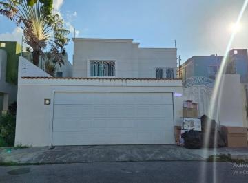 Casa de 3 habitaciones, Mérida · En Renta Casa en Quinta Real, Altabrisa Al Norte de Merida