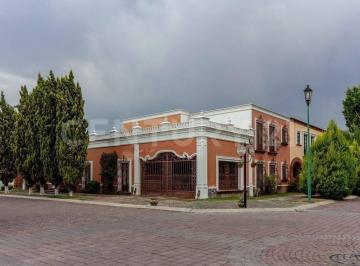 Casa · 482m² · 5 Recámaras · 2 Estacionamientos · Casa Residencial en Venta en Puerta de Hierro, 15 de Mayo, E de Antuñano Puebla.