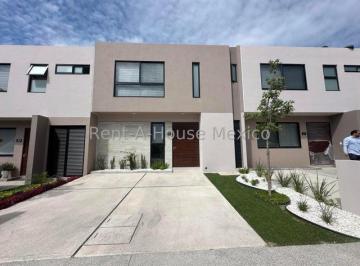 Casa en condominio de 3 habitaciones, Querétaro · Casa Nueva en Lomas del Marques con Excelente Ubicación.