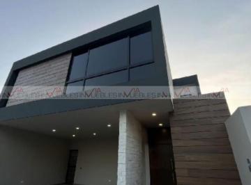Casa de 3 habitaciones, Monterrey · Casa en Venta en Monterrey