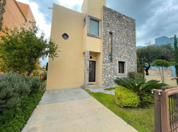 Casa , San Miguel de Allende · Casa en Venta en Fraccionamiento El Capricho
