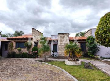 Casa de 3 habitaciones, Corregidora · Venta de Casa en Colinas del Bosque
