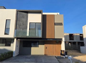 Fachada · Hermosa Casa en El Edén