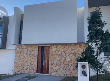 Casa en condominio · 3 Recámaras · 2 Estacionamientos · PH - Fraccionamiento Zibatá