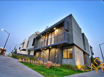 68b964d8a658a9d689891825f7d84a694ec028847d03df62efe3eda85e2e78b0 · Casa Nueva en Venta en Parques Vallarta