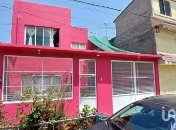 Casa · 140m² · 3 Recámaras · 1 Estacionamiento · Casa en Venta en Ciudad Azteca