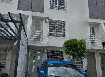Casa · 53m² · 4 Recámaras · 1 Estacionamiento · Casa en Venta en Heroes Bosques, Tecamac