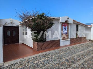 Casa en condominio · 235m² · 4 Recámaras · 1 Estacionamiento · Casa en Venta en San Antonio del Mar - (4)