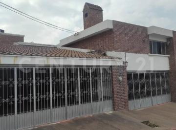 Casa · 500m² · 4 Recámaras · 4 Estacionamientos · Casa en Venta en Col. Contry La Silla en Guadalupe, N. L.