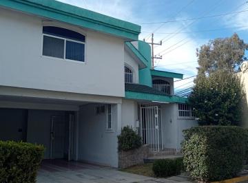 Casa · 391m² · 5 Recámaras · 2 Estacionamientos · Casa en Venta Fracc Los Cipreses