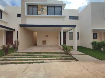 Casa de 3 habitaciones, Conkal · Casa Lista Para Entrega en Privada ¡Ubicación Privilegiada y Precio Especial!"