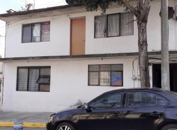 Venta de Casa de 4 niveles tipo condominio, con 7 departamentos independientes,  · A Dos Cuadras de La Universidad Anáhuac del Sur y Citta San Jerónimo
