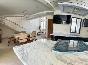 Casa · 150m² · 3 Recámaras · 2 Estacionamientos · Residencial con Alberca y Seguridad