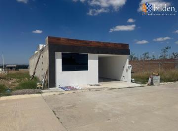 Casa · 140m² · 3 Recámaras · 1 Estacionamiento · Casa en Venta en Conjunto Habitacional Las Villas Durango