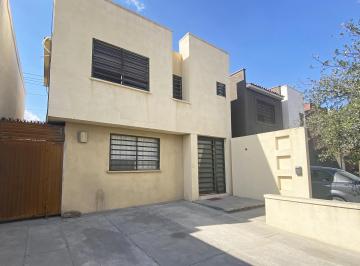Casa de 3 habitaciones, Saltillo · Casa en Venta de Oportunidad en Fracc. Portales