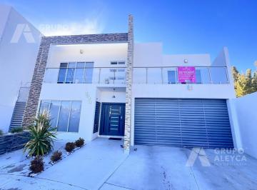 Casa · 295m² · 4 Recámaras · 2 Estacionamientos · Casa en Zona Canteras