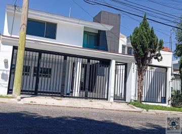 Casa de 4 habitaciones, Zapopan · Casa en Venta en Jardines de Guadalupe