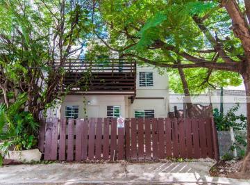 Casa · 190m² · 5 Recámaras · 1 Estacionamiento · House in Playa del Carmen