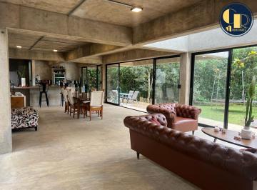 Casa · 3015m² · 6 Recámaras · 10 Estacionamientos · Casa en Venta en Coatepec