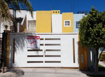 Casa de 3 habitaciones, Corregidora · Casa en Renta a 5 Minutos de Plaza Candiles en Corregidora