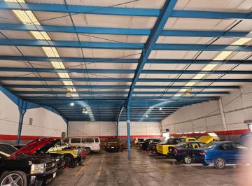 Nave industrial , Saltillo · Nave Industrial de 1050 m² en Venta en Vito Alessio Robles