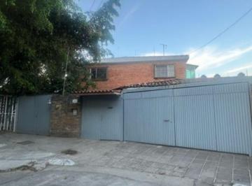 Casa · 406m² · 5 Recámaras · 4 Estacionamientos · Casa en Venta Chapalita Campo de Polo
