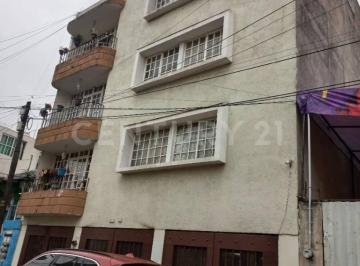 Casa · 700m² · 13 Recámaras · 7 Estacionamientos · Casa en Venta en Huixquilucan, Edo. Mex.