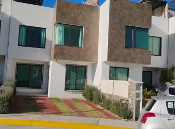 Casa · 144m² · 3 Recámaras · 2 Estacionamientos · Casa en Renta con Habitacion de Planta Baja en Pachuca