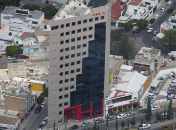 Oficina · 1533m² · 18 Estacionamientos · Oficinas Desde 73 m² a 1500 m² en Edificio Corporativo en Zona Comercial de Tangamanga Slp