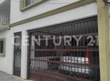 Oficina · 278m² · 4 Recámaras · 1 Estacionamiento · Casa con Uso de Suelo Comercial Para Oficinas en Col. Valle Verde 2 Sector