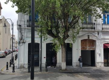 Casa · 1556m² · 3 Estacionamientos · Casa en Venta en Centro Historico de Toluca Edo. Mex.