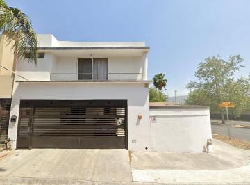 Casa de 3 habitaciones, Monterrey · Casa en Venta en Paseo Praga Monterrey Nuevo Leon