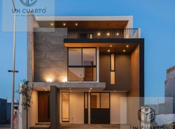 Casa · 286m² · 3 Recámaras · 2 Estacionamientos · Casa en Venta con Rooftop en San Angel IV