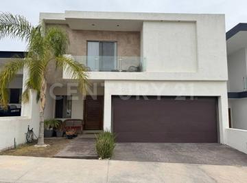Casa · 276m² · 3 Recámaras · 2 Estacionamientos · Casa en Venta! en Bosques del Valle IV, Chihuahua.