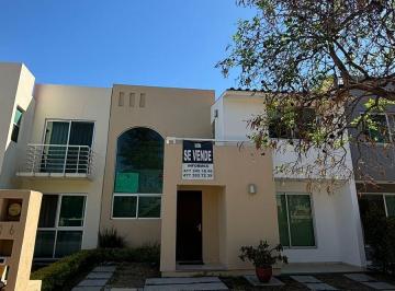Casa de 3 habitaciones, León · Casa en Venta en Pedregal Gigante Para Inversionista