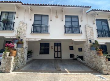 Casa de 3 habitaciones, León · Se Renta Casa en Lombardia