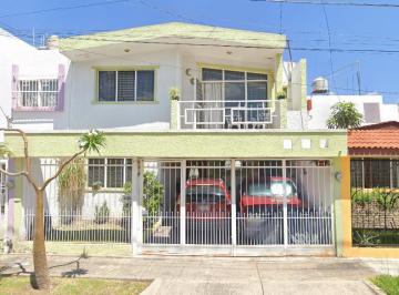 Casa de 3 habitaciones, Guadalajara · Casa en Venta en C El Parian Jardines del Country Guadalajara