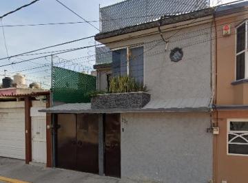 Casa de 3 habitaciones, Coacalco de Berriozábal · Casa en Venta en Tilos Villa de Las Flores Coacalco