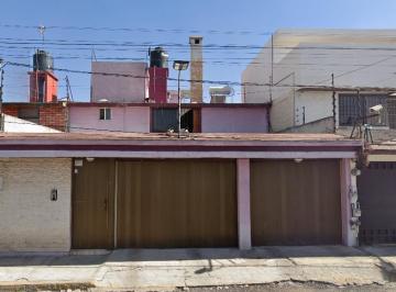 Casa de 4 habitaciones, Metepec · Casa en Venta en Los Ciruelos Casa Blanca Metepec